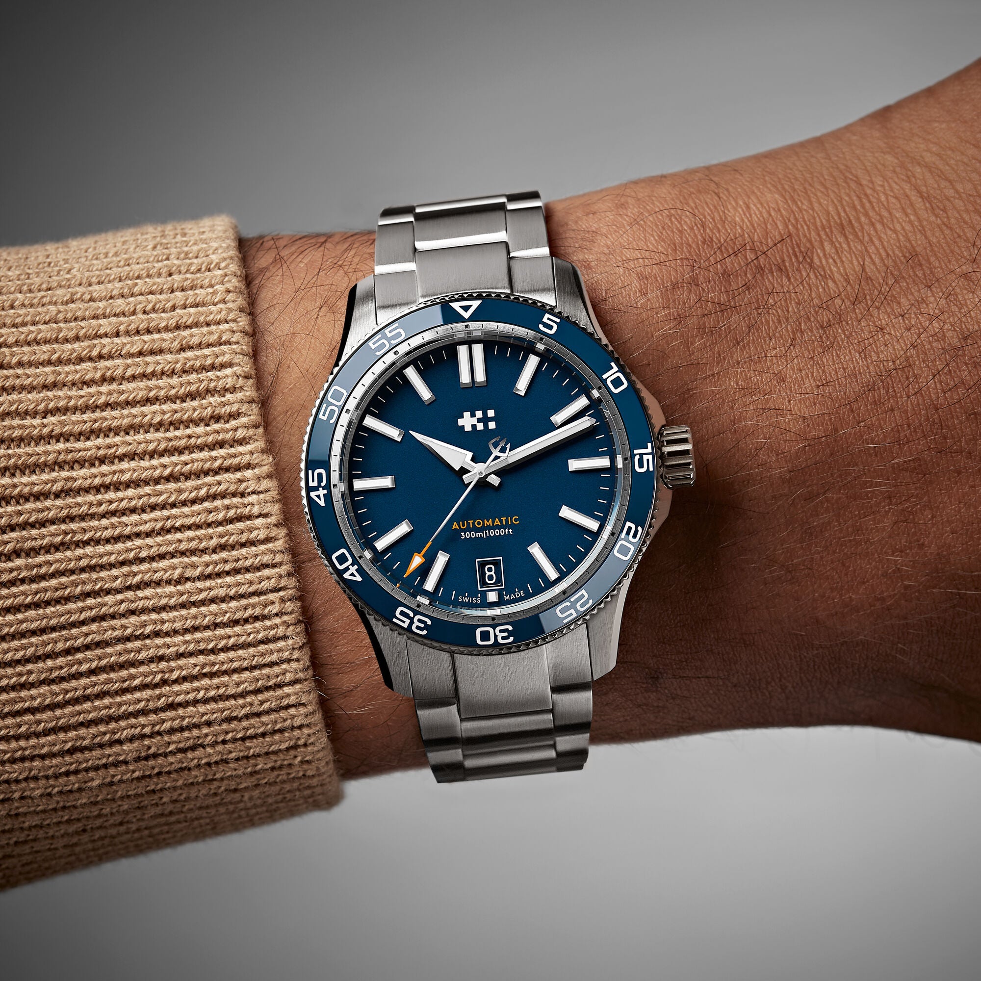 Christopher Ward C60 Trident Pro 300 - Blue - Bader bracelet - Image