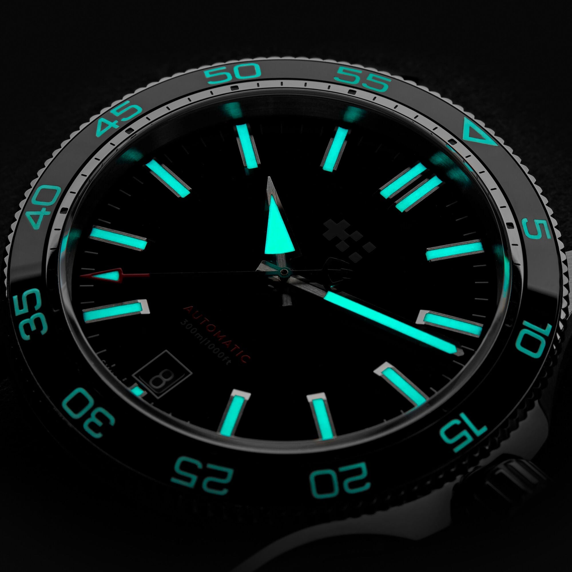 Christopher Ward C60 Trident Pro 300 - Black - Bader bracelet - Image