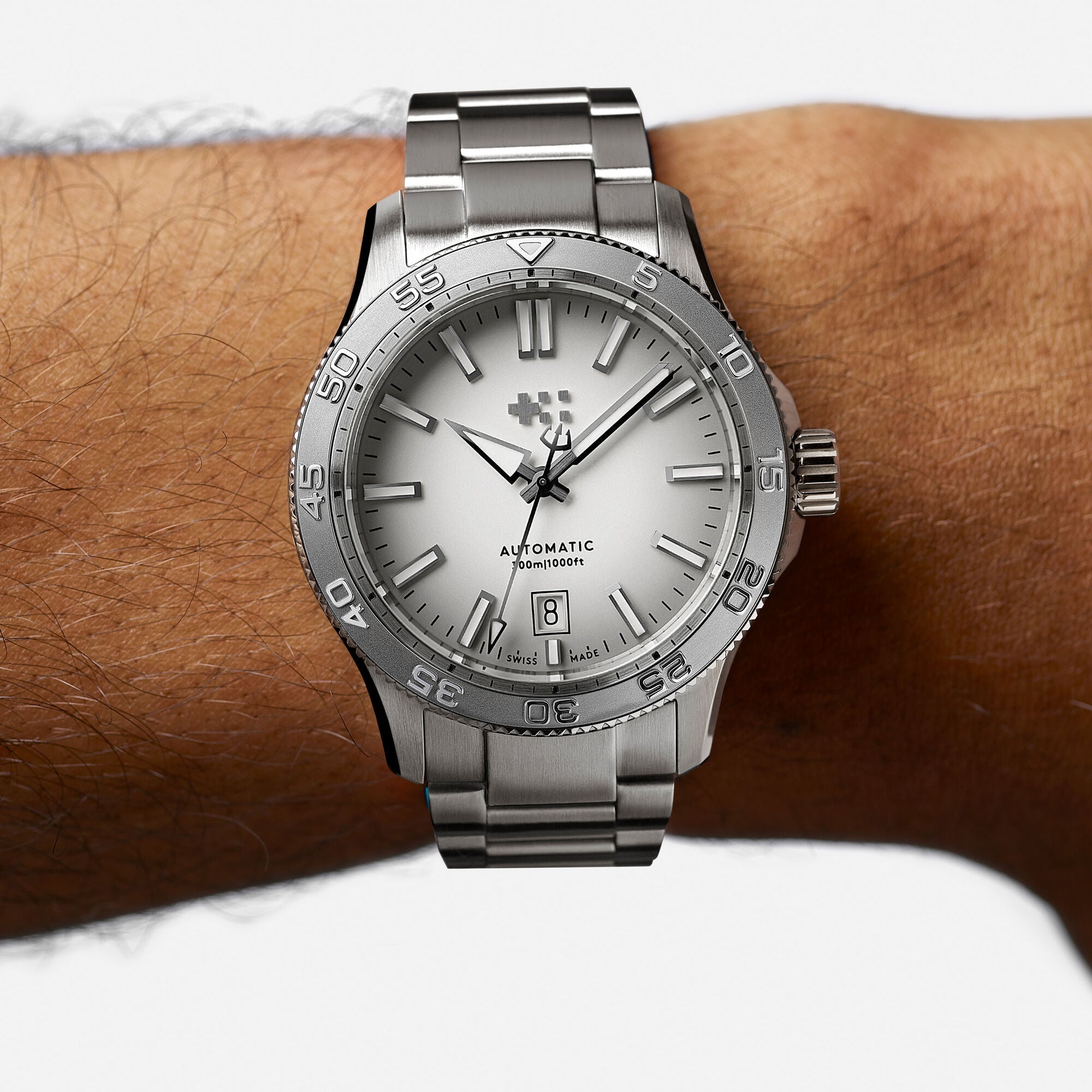 Christopher Ward C60 Atoll 300 - Shark White - Bader bracelet - Image