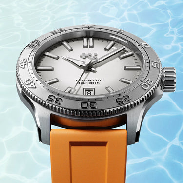 Christopher Ward C60 Atoll 300 - Shark White - Bader bracelet - Image