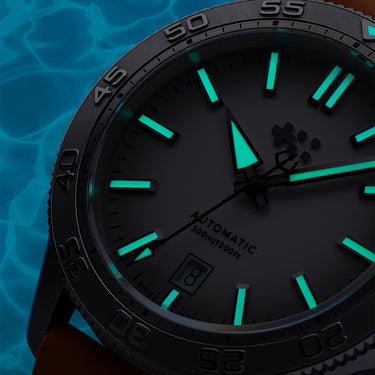 Christopher Ward C60 Atoll 300 - Shark White - Bader bracelet - Image