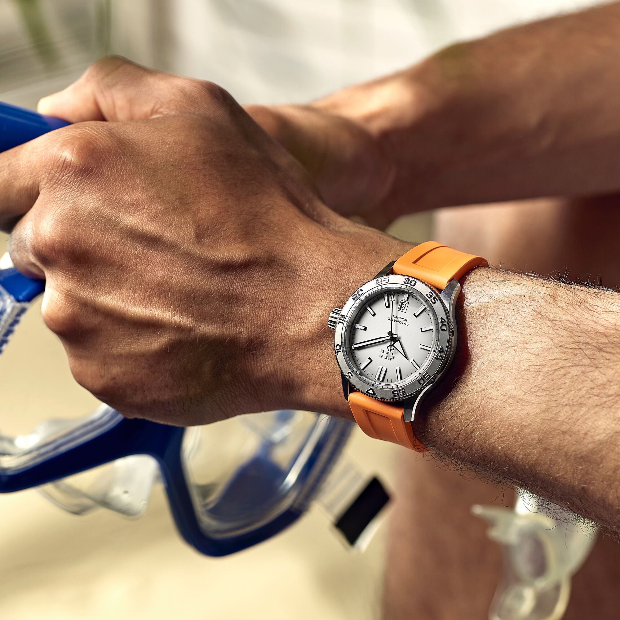 Christopher Ward C60 Atoll 300 - Shark White - Bader bracelet - Image