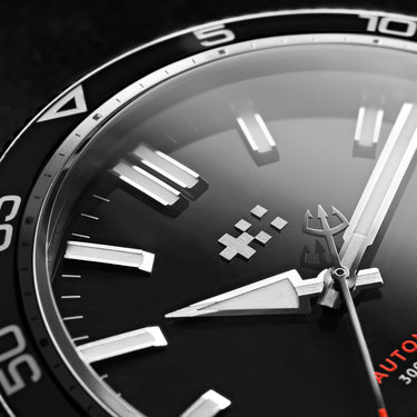 Christopher Ward C60 Trident Pro 300 - Black - Consort Bracelet - Image