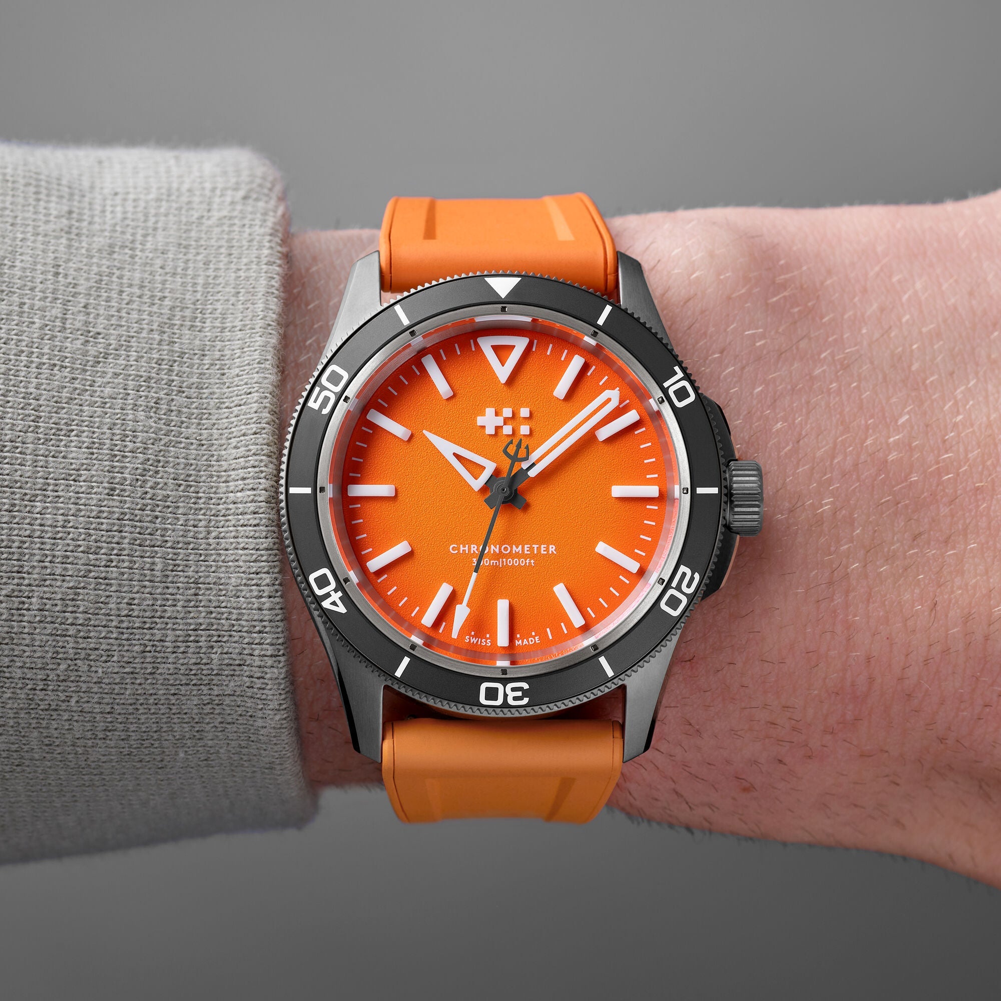 Christopher Ward C60 Trident Lumière - Orange - Aquaflex rubber - Image
