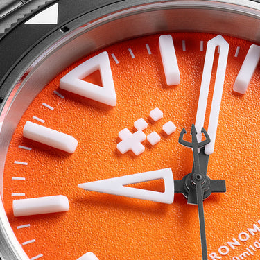 Christopher Ward C60 Trident Lumière - Orange - Aquaflex rubber - Image