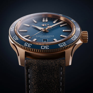 Christopher Ward C60 Pro 300 Bronze - Blue Ombré - Vintage leather (Oak) - Image