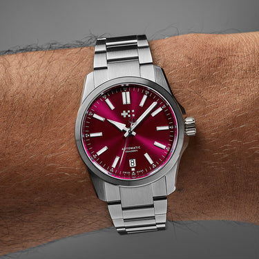 Christopher Ward C63 Sealander Automatic - Mulberry Red - Bader bracelet - Image