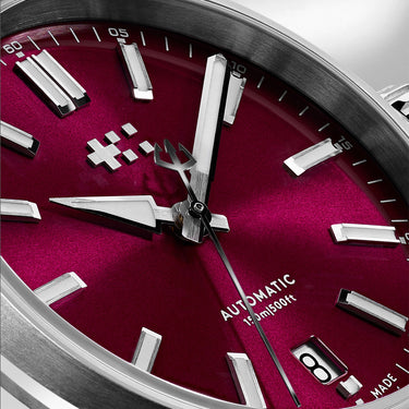 Christopher Ward C63 Sealander Automatic - Mulberry Red - Bader bracelet - Image