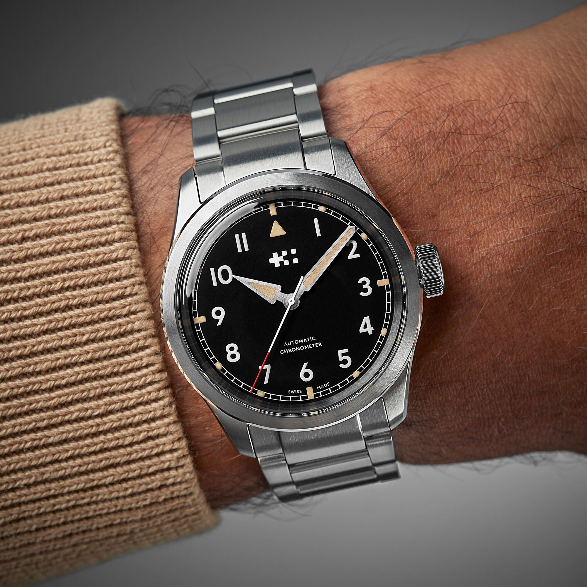Christopher Ward C65 Sandhurst Series 2 - Black - Bader bracelet - Image