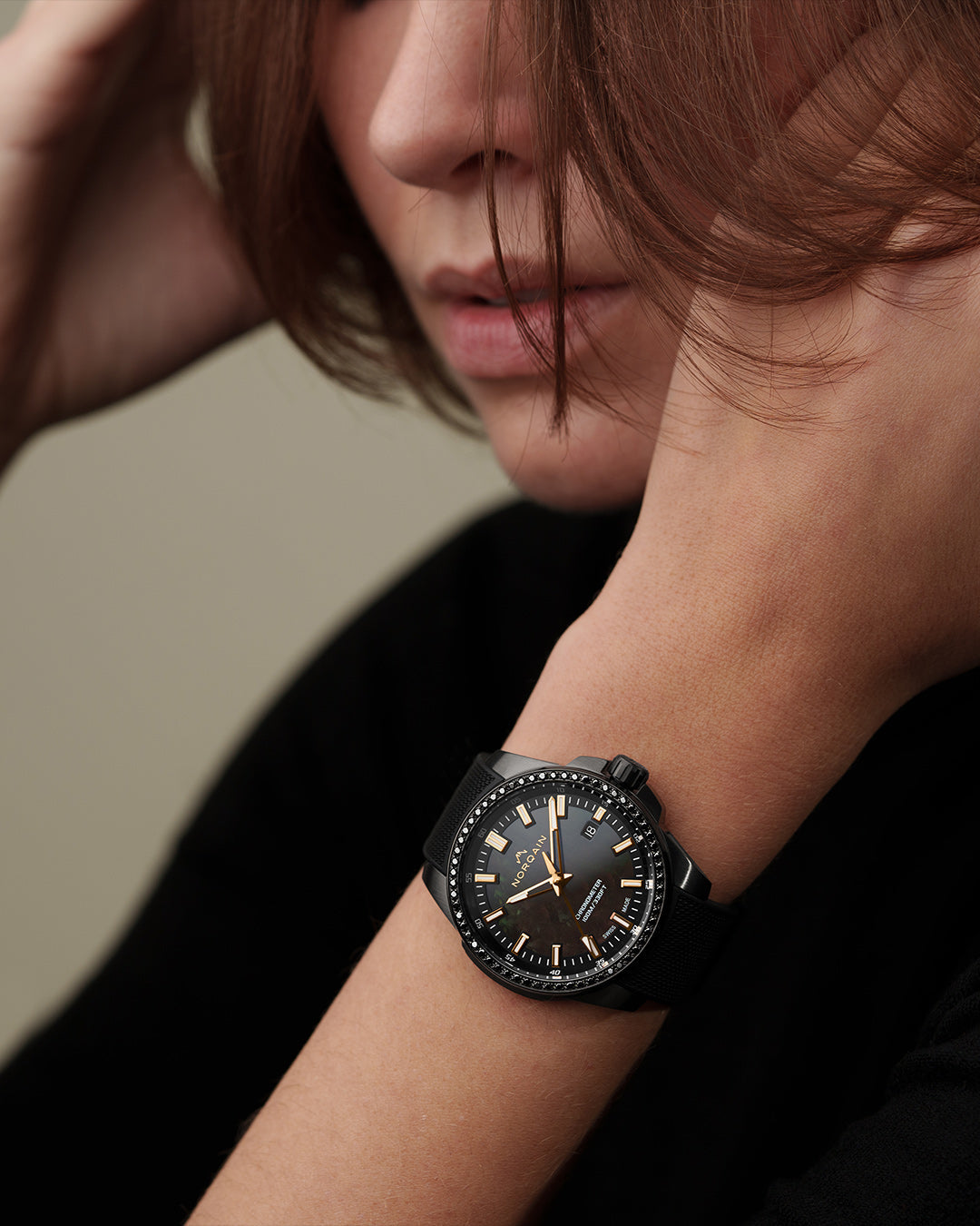 Independence 40mm Black MOP Black Diamonds