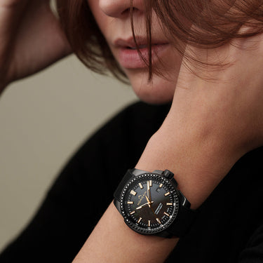 Independence 40mm Black MOP Black Diamonds