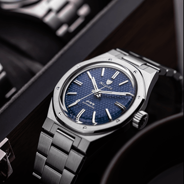 F77 Blue No Date - Nivada Grenchen